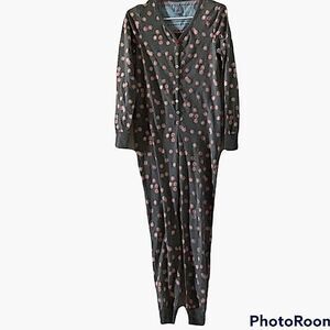 Jane and Bleecker Women's one piece grey pajamas with peppermint candy Size M